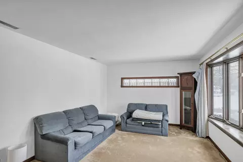 2202 Eastman St, Rolling Meadows, IL 60008 photo 3