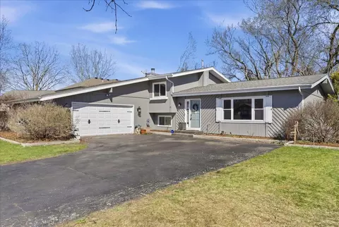 30 Coventry Cove Ct, Lake Villa, IL 60046