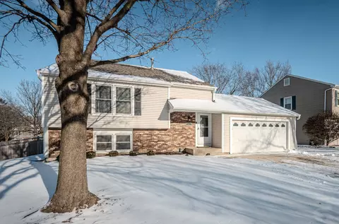 965 Independence Ave, Saint Charles, IL 60174