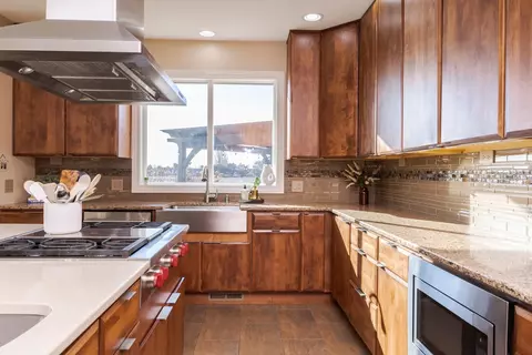 Kitchen - 3595 Yellowstone Dr, Normal, IL 61761 photo 6 of 8