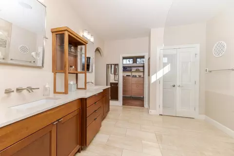 Bath - 3595 Yellowstone Dr, Normal, IL 61761 photo 2 of 6