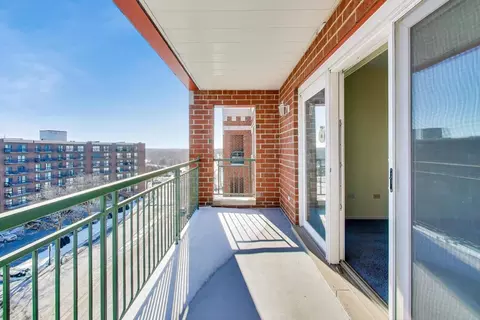 Exterior - 650 S River Rd #812, Des Plaines, IL 60016 photo 5 of 7