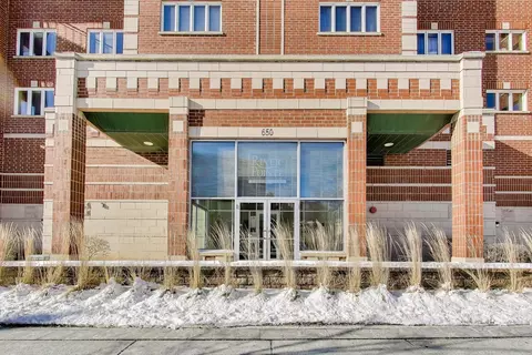 Exterior - 650 S River Rd #812, Des Plaines, IL 60016 photo 3 of 7
