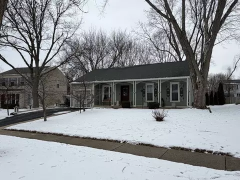 1230 Meghan Ave, Algonquin, IL 60102