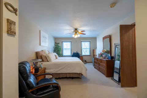 Bedroom - 5875 Constitution Ave, Gurnee, IL 60031 photo 4 of 8