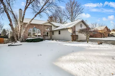1011 Ranchwood Dr, Shorewood, IL 60404