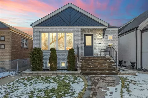 7205 S Hamlin Ave, Chicago, IL 60629