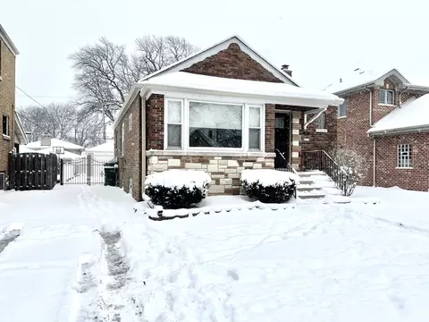 9707 S Harding Ave, Evergreen Park, IL 60805