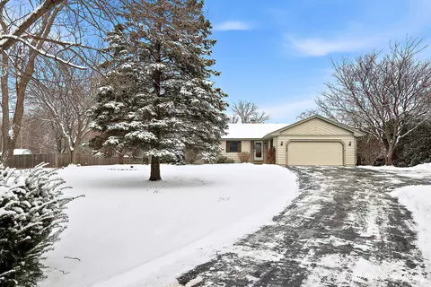 8508 Nolan St, Harvard, IL 60033