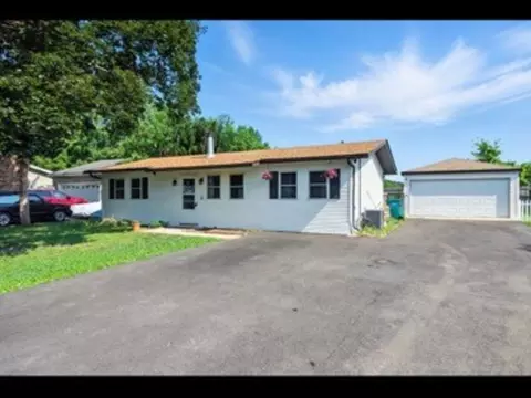 34 N W928 N James Dr, Saint Charles, IL 60174