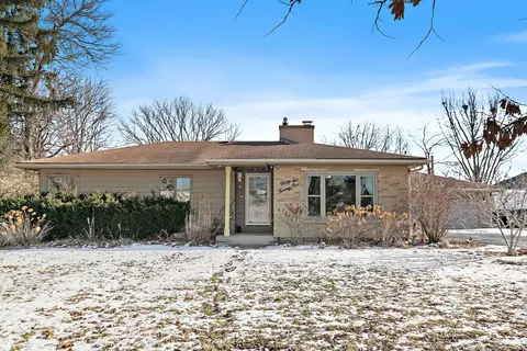 4621 Yender Ave, Lisle, IL 60532