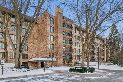 3741 Mission Hills Rd #410, Northbrook, IL 60062