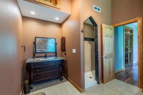 Bath - 79 Timberlane Dr, Putnam, IL 61560 photo 3 of 3
