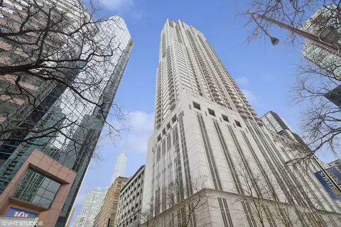 55 Erie St #2103, Chicago, IL 60611