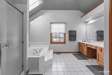 Bath - Undisclosed, Aurora, IL 60502 photo 2 of 5