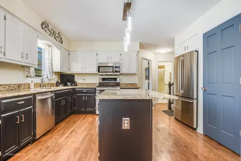 Kitchen - 5108 Turnberry Ct, Plainfield, IL 60586 photo 2 of 3