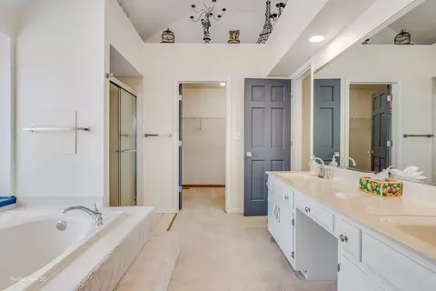 Bath - 5108 Turnberry Ct, Plainfield, IL 60586 photo 2 of 4