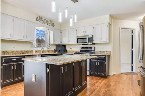 Kitchen - 5108 Turnberry Ct, Plainfield, IL 60586 photo 1 of 3