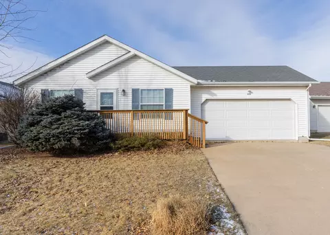 1016 N Stark St, Davenport, IA 52804