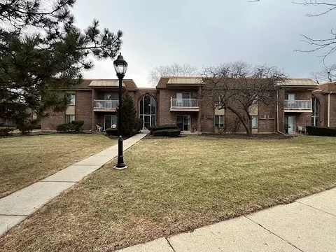 2426 N Kennicott Dr #1C, Arlington Heights, IL 60004