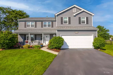 3094 Fairfield Ln, Aurora, IL 60504