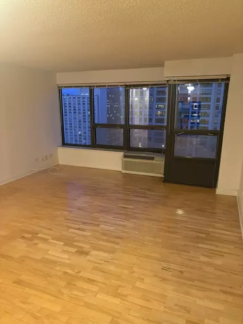 Living - 30 E Huron St #3601, Chicago, IL 60611 photo 2 of 3