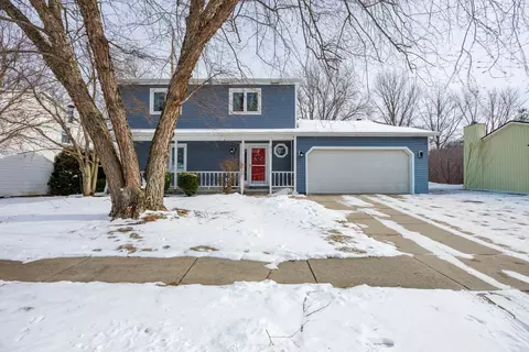 312 Clover Ct, Bloomington, IL 61701