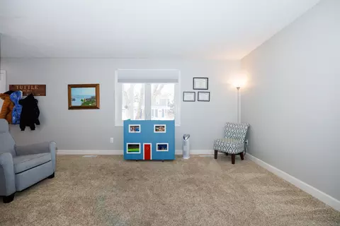 Living - 312 Clover Ct, Bloomington, IL 61701 photo 3 of 4