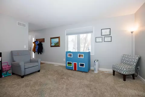 Living - 312 Clover Ct, Bloomington, IL 61701 photo 2 of 4