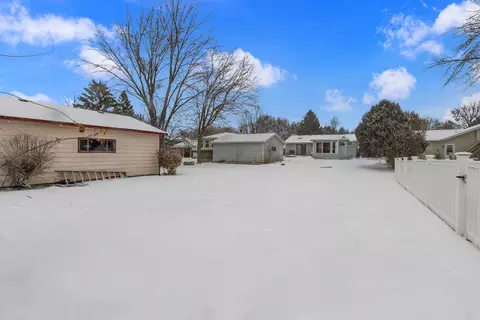 809 Thompson Ave, Winthrop Harbor, IL 60096 photo 6