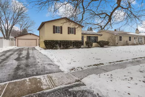 809 Thompson Ave, Winthrop Harbor, IL 60096