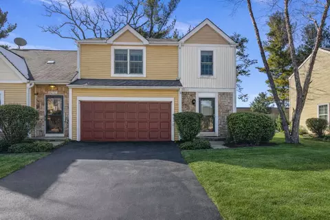 1923 Ozark Pkwy, Algonquin, IL 60102