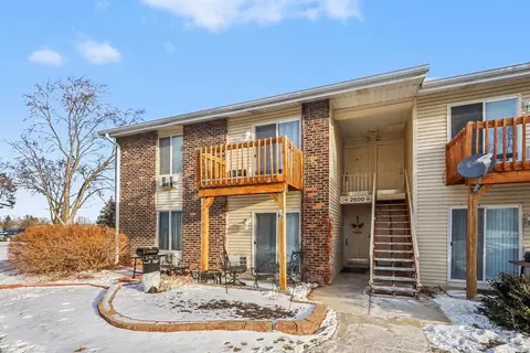2600 Light Rd #207, Oswego, IL 60543