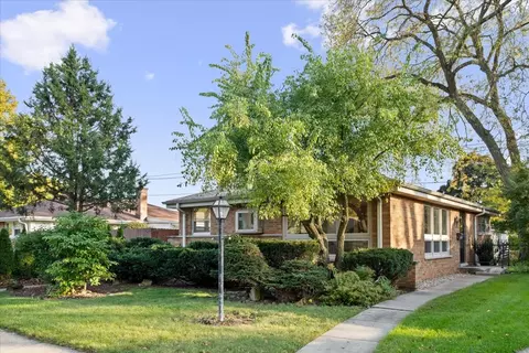 4443 Church St, Skokie, IL 60076