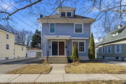 527 Jackson St, Aurora, IL 60505