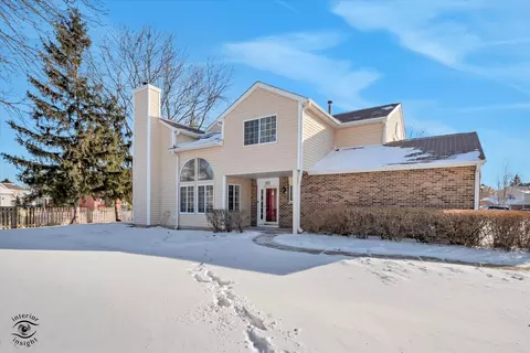 577 Canterbury Dr, Carol Stream, IL 60188