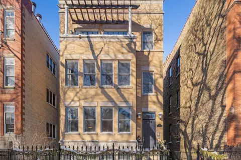 1132 W Wolfram St #2, Chicago, IL 60657