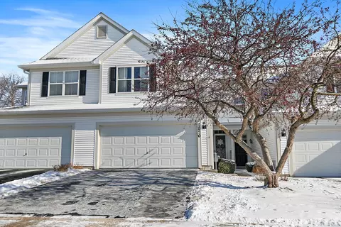 2920 Langston Cir #2920, Saint Charles, IL 60175