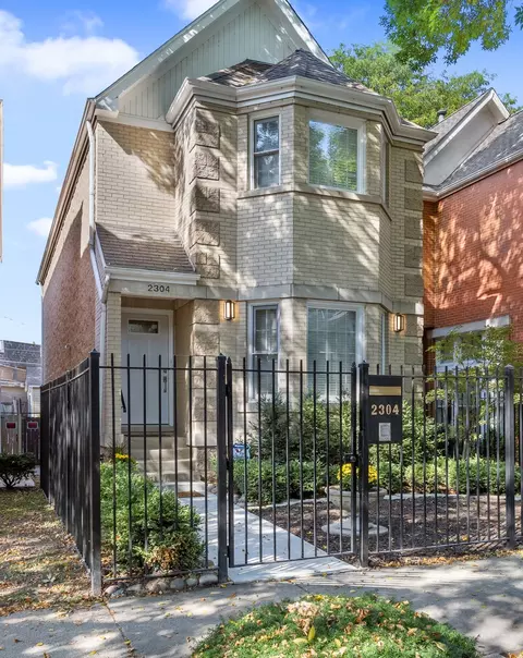 2304 N Greenview Ave, Chicago, IL 60614