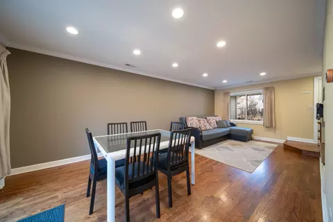 Dining - 1504 Chippewa Trl, Wheeling, IL 60090 photo 2 of 2