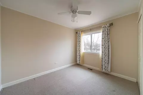 Bedroom - 1504 Chippewa Trl, Wheeling, IL 60090 photo 4 of 7