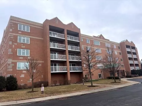7450 N Waukegan Rd #401, Niles, IL 60714