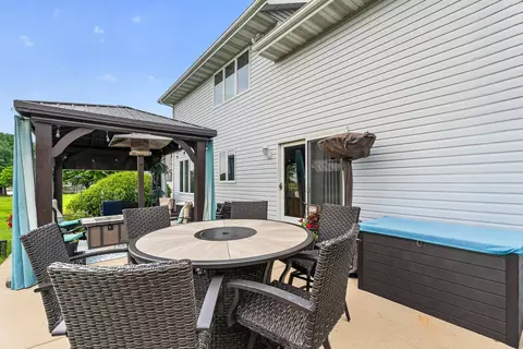 Exterior - 604 Mahoney Dr, Minooka, IL 60447 photo 18 of 18