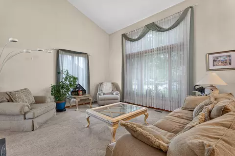 Living - 604 Mahoney Dr, Minooka, IL 60447 photo 6 of 6
