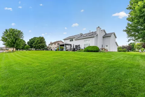 Exterior - 604 Mahoney Dr, Minooka, IL 60447 photo 10 of 18