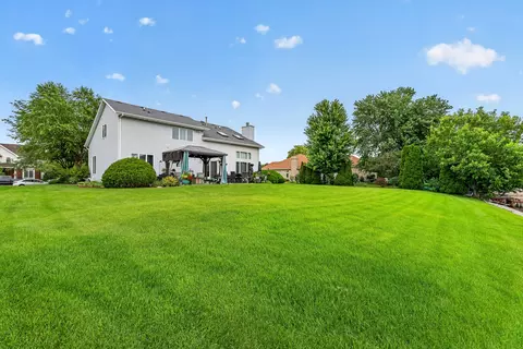 Exterior - 604 Mahoney Dr, Minooka, IL 60447 photo 12 of 18