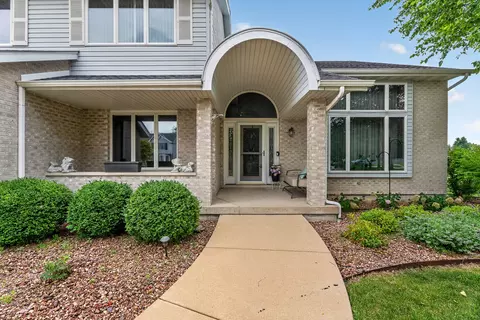 Exterior - 604 Mahoney Dr, Minooka, IL 60447 photo 6 of 18