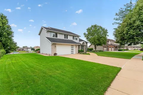 Exterior - 604 Mahoney Dr, Minooka, IL 60447 photo 2 of 18