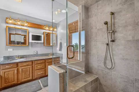 Bath - 604 Mahoney Dr, Minooka, IL 60447 photo 3 of 5