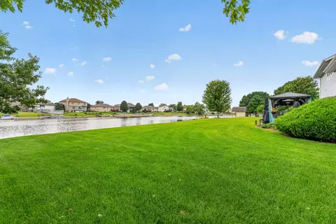 Exterior - 604 Mahoney Dr, Minooka, IL 60447 photo 9 of 18